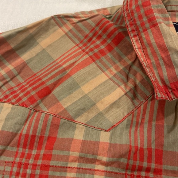 B0321 The North Face Mens plaid Shirt SZ medium
Preppy quiet luxury - Picture 8 of 9
